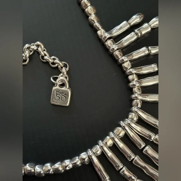 UNO de 50 Long Silver "Esta La Tita" Necklace - Picture 3 of 9